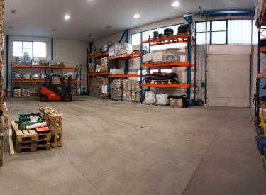 AutoRZ Our warehouse spaces