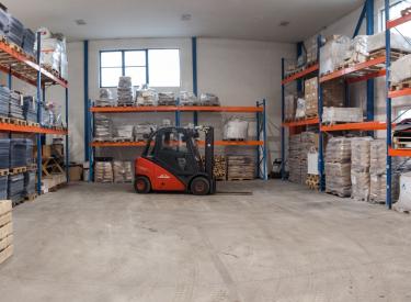 AutoRZ Our warehouse spaces