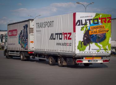 Hovnivál - logistika plná života - Auto RZ